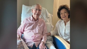 Le sénateur McConnell révèle une chute à l’origine de son hospitalisation après des semaines de silence