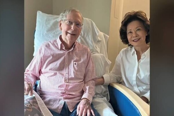 Le sénateur McConnell révèle une chute à l’origine de son hospitalisation après des semaines de silence