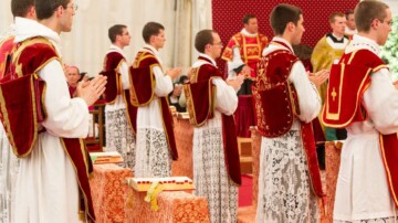 Le Vatican excommunie les évêques de la Fraternité Saint-Pie X et leurs fidèles