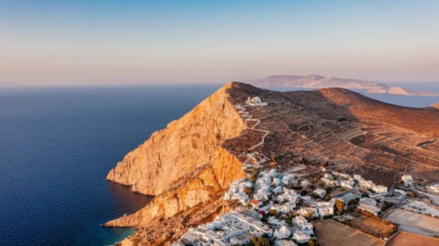 Les voyageurs délaissent Santorin au profit d'îles plus confidentielles