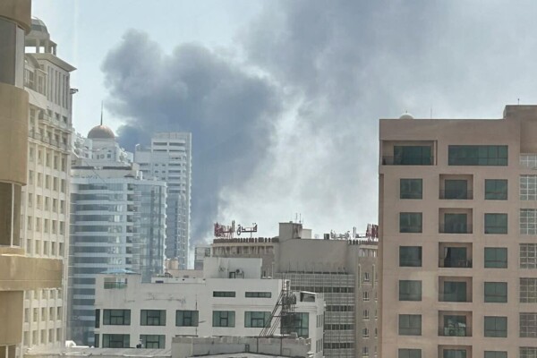 L'Iran prende di mira il Bahrein e il Kuwait dopo la nona notte di raid aerei statunitensi.