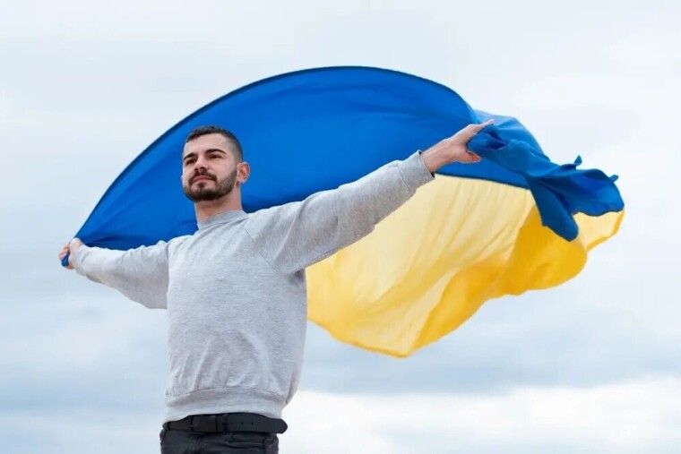 L’UE prolonge la protection temporaire des Ukrainiens mais exclut les hommes mobilisables