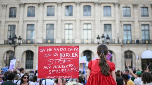 Manifestations massives en France pour réclamer une loi contre les violences sexuelles Manifestations massives en France pour réclamer une loi contre les violences sexuelles