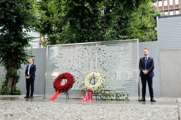 Norvège : un mémorial inauguré pour les 77 victimes du massacre de 2011