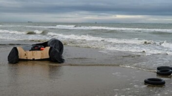 Trois femmes mortes dans la Manche après un tir de gaz lacrymogène sur des migrants près de Dunkerque