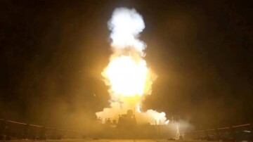 Troisième nuit de frappes américaines contre l’Iran, Trump évoque un accord possible