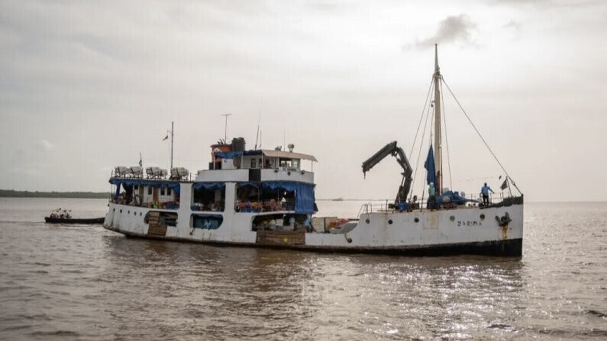Un ferry transportant 116 passagers coule au large de la Guyane