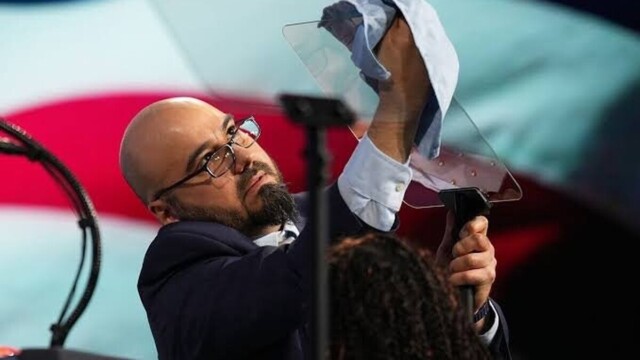 Un opérateur de téléprompteur de la Maison Blanche soupçonné de paris illicites sur les discours de Trump Un opérateur de téléprompteur de la Maison Blanche soupçonné de paris illicites sur les discours de Trump