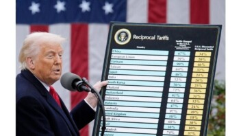 Washington impose de nouvelles surtaxes douanières à une soixantaine de pays