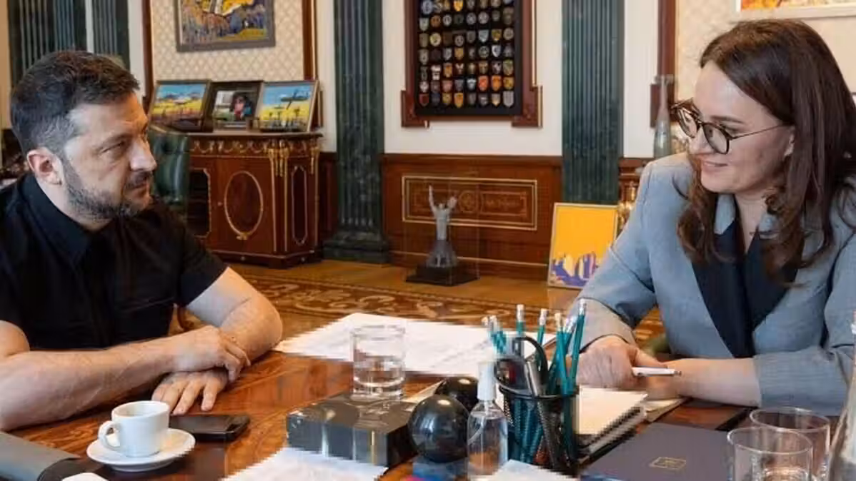 Zelensky annonce le départ de sa Première ministre Svyrydenko dans un remaniement