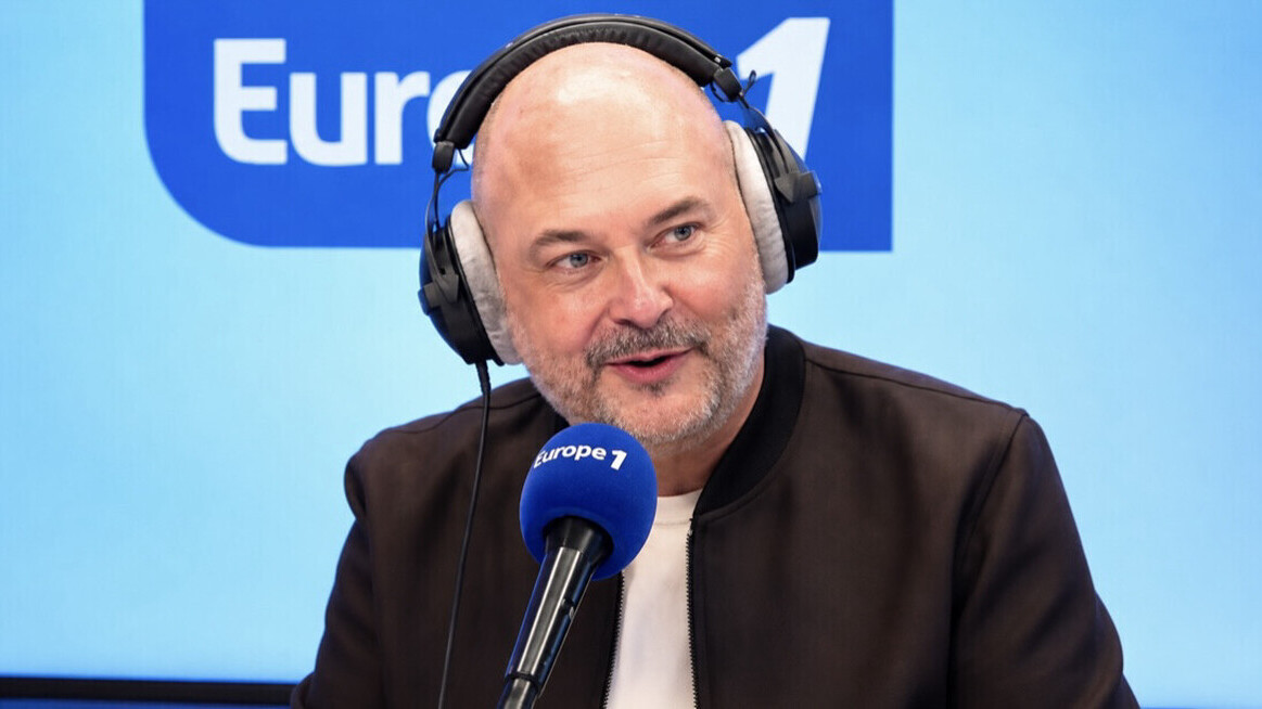 Surprise sur Europe 1 : Cauet arrive dès jeudi avec une émission quotidienne de 15h à 16h