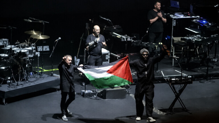 Massive Attack dénonce sa détention à Singapour après un concert pro-palestinien