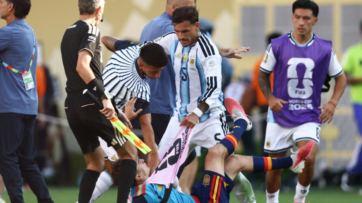 — Mondial 2026 : Paredes suspendu 10 matchs, Molina 7. La FIFA frappe lourdement l’Argentine après les incidents de la finale