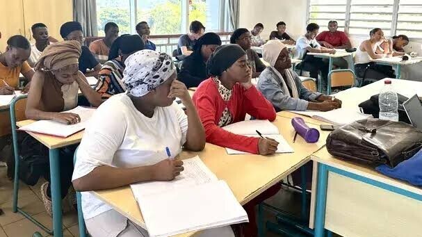 À Mayotte, 120 000 élèves font leur rentrée dans des écoles encore marquées par Chido