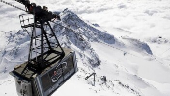 Alpe d’Huez : une télécabine percute une grue et fait 16 blessés