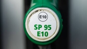 Carburants : le SP95-E10 repasse sous la barre des deux euros