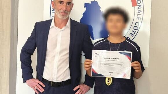 Dijon : un garçon de 12 ans récupère les 800 euros qu’il avait rapportés à la police