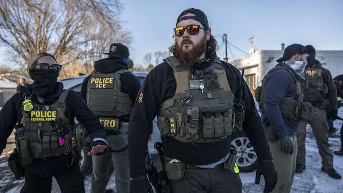 États-Unis : l’ICE envisage d’équiper ses agents de gants électriques