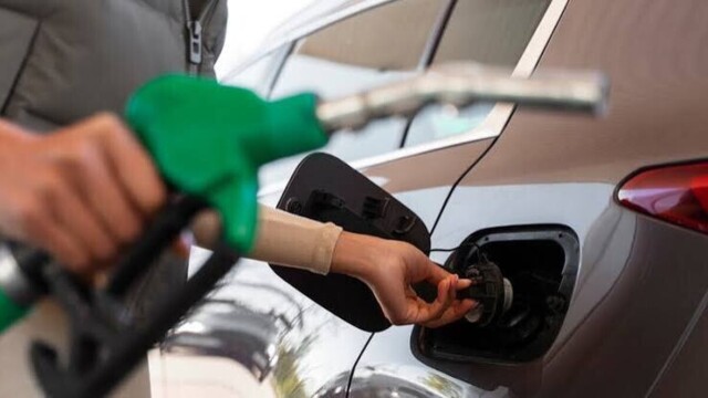 El diésel cuesta 2,22 €: llenar el depósito ahora cuesta 17,50 € más que en julio.