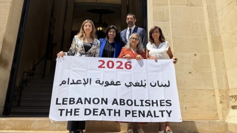 Élias Hankach, Oussama Saad, Paula Yacoubian, Georges Okeis, Faysal El-Sayegh, Halima El-Kaakour et Michel Douaihy portent au Parlement libanais le projet d’abolition de la peine de mort