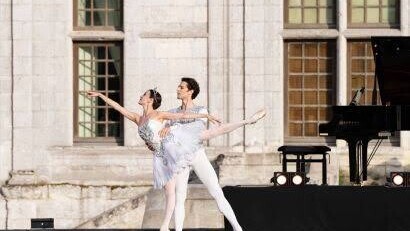 Hugo Marchand invite la danse étoile dans les châteaux français