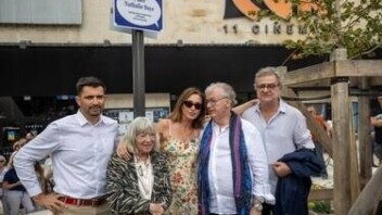 Une place au nom de Nathalie Baye inaugurée à Angoulême