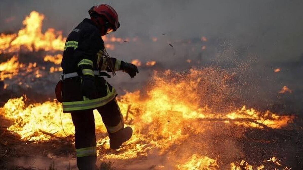 Incendie en Gironde : vingt pompiers polynésiens s’envolent pour combattre les flammes