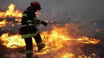 Incendie en Gironde : vingt pompiers polynésiens s’envolent pour combattre les flammes