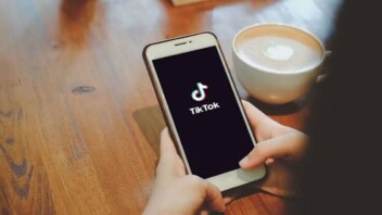 La voyance explose sur TikTok, entre tirages en direct et risques d’arnaques