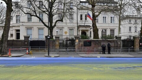 L’ambassadeur russe quitte Londres sur fond de tensions historiques entre les deux pays