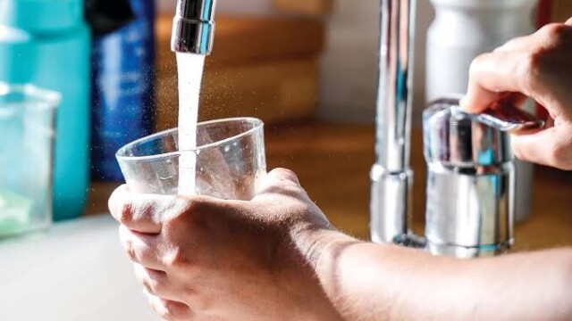 Pesticides dans l’eau potable : la décontamination pourrait coûter jusqu’à 57 milliards d’euros par an — photo