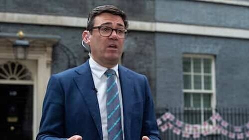 Royaume-Uni : Andy Burnham piégé par une personne se faisant passer pour la cheffe de cabinet de Trump