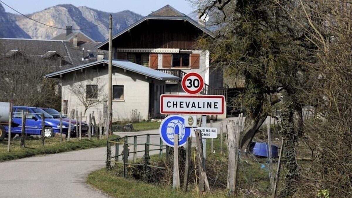 Tuerie de Chevaline : un pistolet découvert dans le lac d’Annecy relance l’énigme