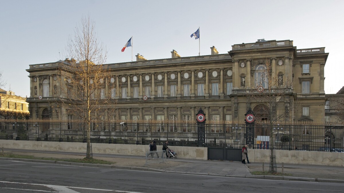 Cent anciens diplomates français et britanniques réclament des sanctions contre Israël