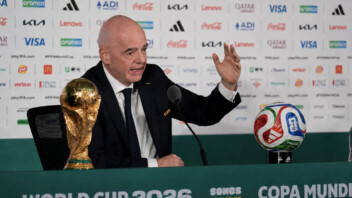 — Sous la menace d’un boycott, Infantino et la FIFA enterrent le projet de vendre des parts de la Coupe du monde