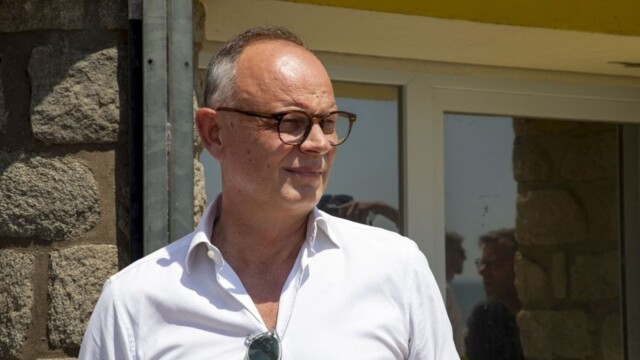 Édouard Philippe plaide pour une union de la droite et du centre d'ici février