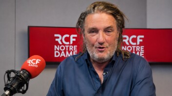 Olivier Delacroix lance «La Voix d’Olivier» sur RCF Notre Dame: une nouvelle libre antenne quotidienne avec Hélène Corbie