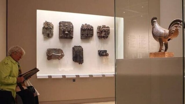 ベナンはフランスに対し、植民地時代の著作物および公文書35点の追加開示を要求している。
