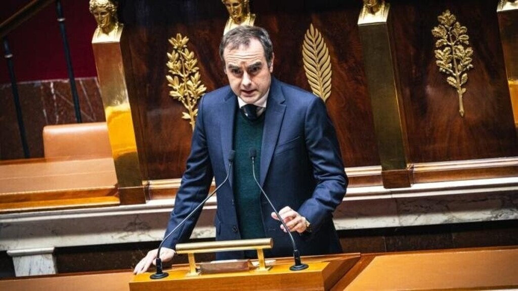 Lecornu va réduire de 30% le budget de la communication de l'État