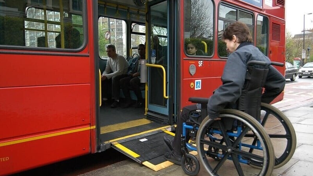 Les personnes handicapées en Angleterre bénéficieront du bus gratuit 24h/24