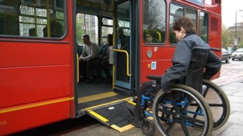 Les personnes handicapées en Angleterre bénéficieront du bus gratuit 24h/24