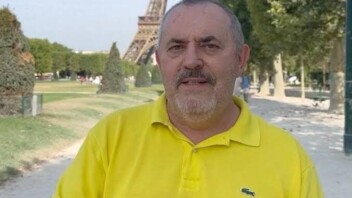 L’opposant Boris Nadejdine quitte la Russie et renonce aux législatives de septembre