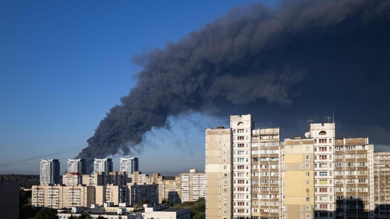 Ukraine : le bilan de la frappe sur un entrepôt près de Kiev monte à 37 morts