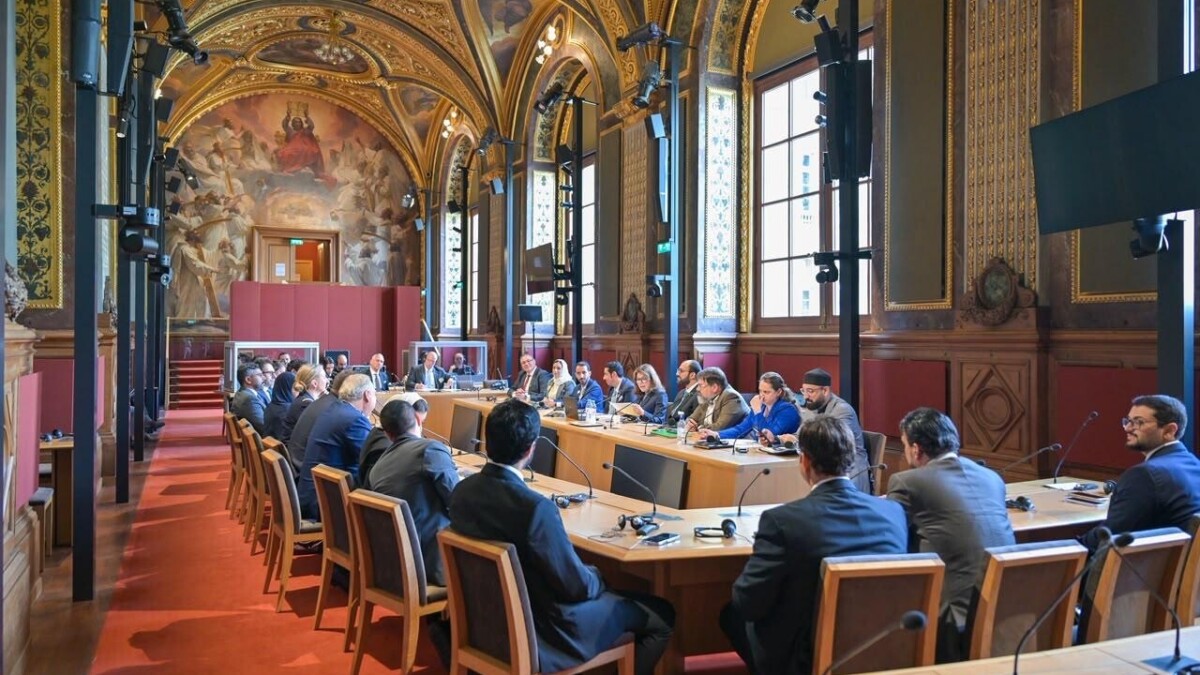 19d9bb59-35c4-4d81-9674-df6d8cc53de4 Frères musulmans : au Sénat, élus et experts appellent à une réponse européenne coordonnée