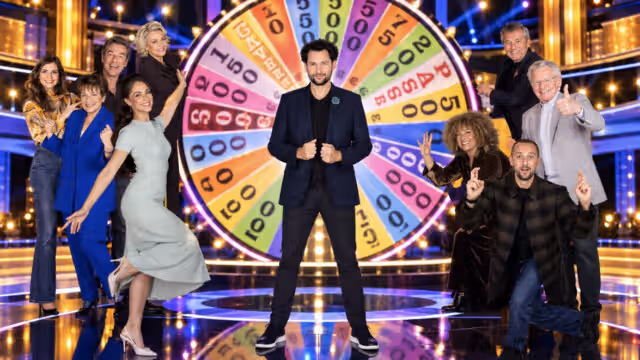«La Roue de la Fortune» passe en prime sur M6: Éric Antoine réunit Sophie Davant, Roselyne Bachelot, Nelson Monfort et Miss France