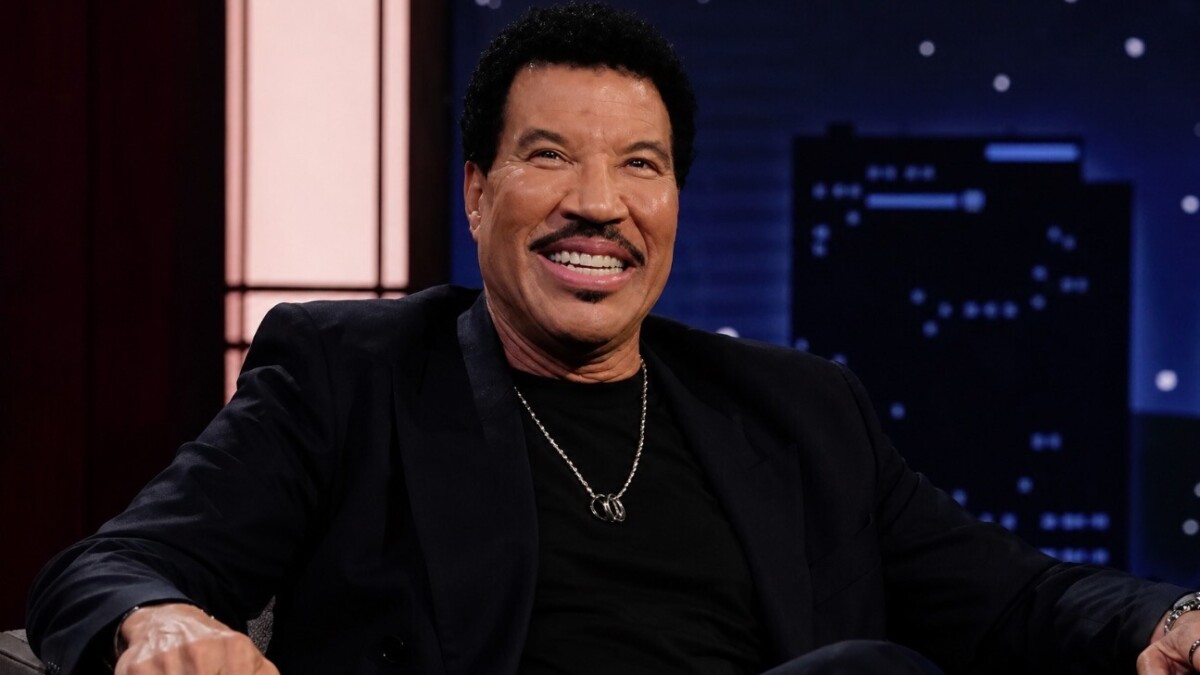 Lionel Richie hospitalisé en soins intensifs après son concert à Saint-Louis. Le chanteur de 77 ans inquiète à nouveau