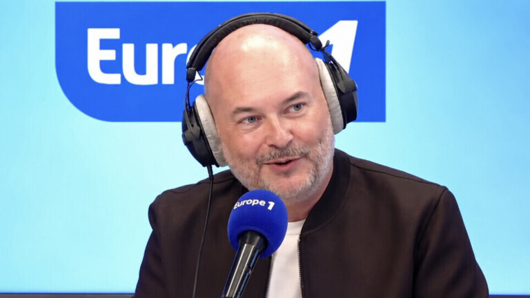 «Je vais tuer mon idole»: Sébastien Cauet porte plainte pour menaces de mort contre l’une de ses accusatrices