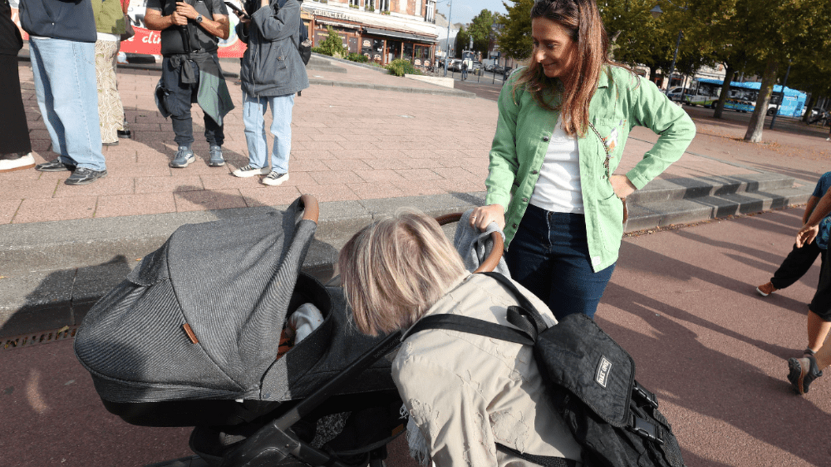 À Arras, Marine Tondelier fait sa première apparition publique depuis son accouchement