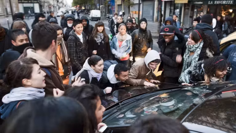 Blocus des lycées : le gouvernement prévoit des interventions en cas de violences ou de blocage total