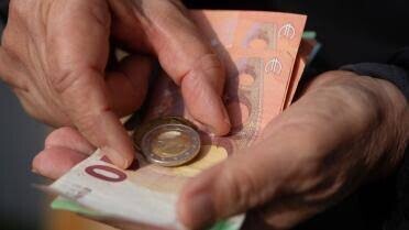 Budget 2027 : le gouvernement envisage de plafonner l’abattement fiscal des retraités à 3 000 euros